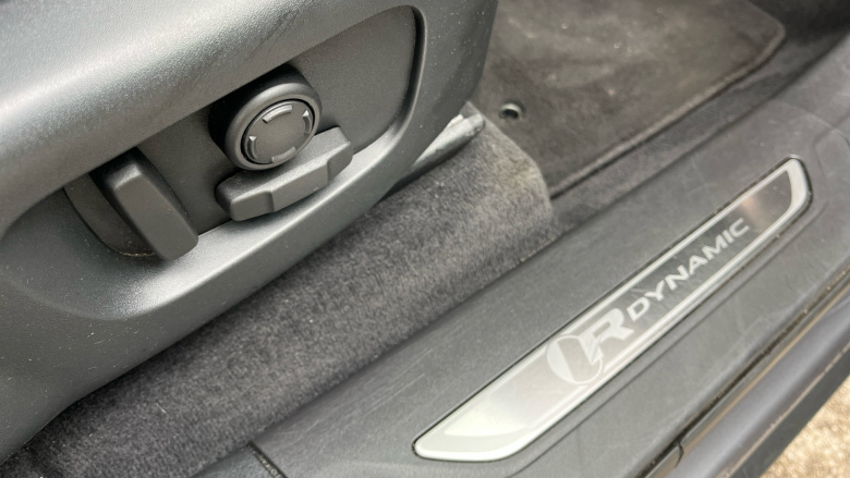 Land Rover Range Rover Velar 2.0 D200 MHEV Dynamic SE 5dr Auto Diesel Estate